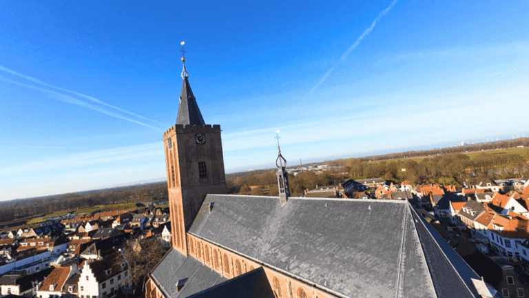 Drone beelden Grote of Sint-Vituskerk Naarden Vesting