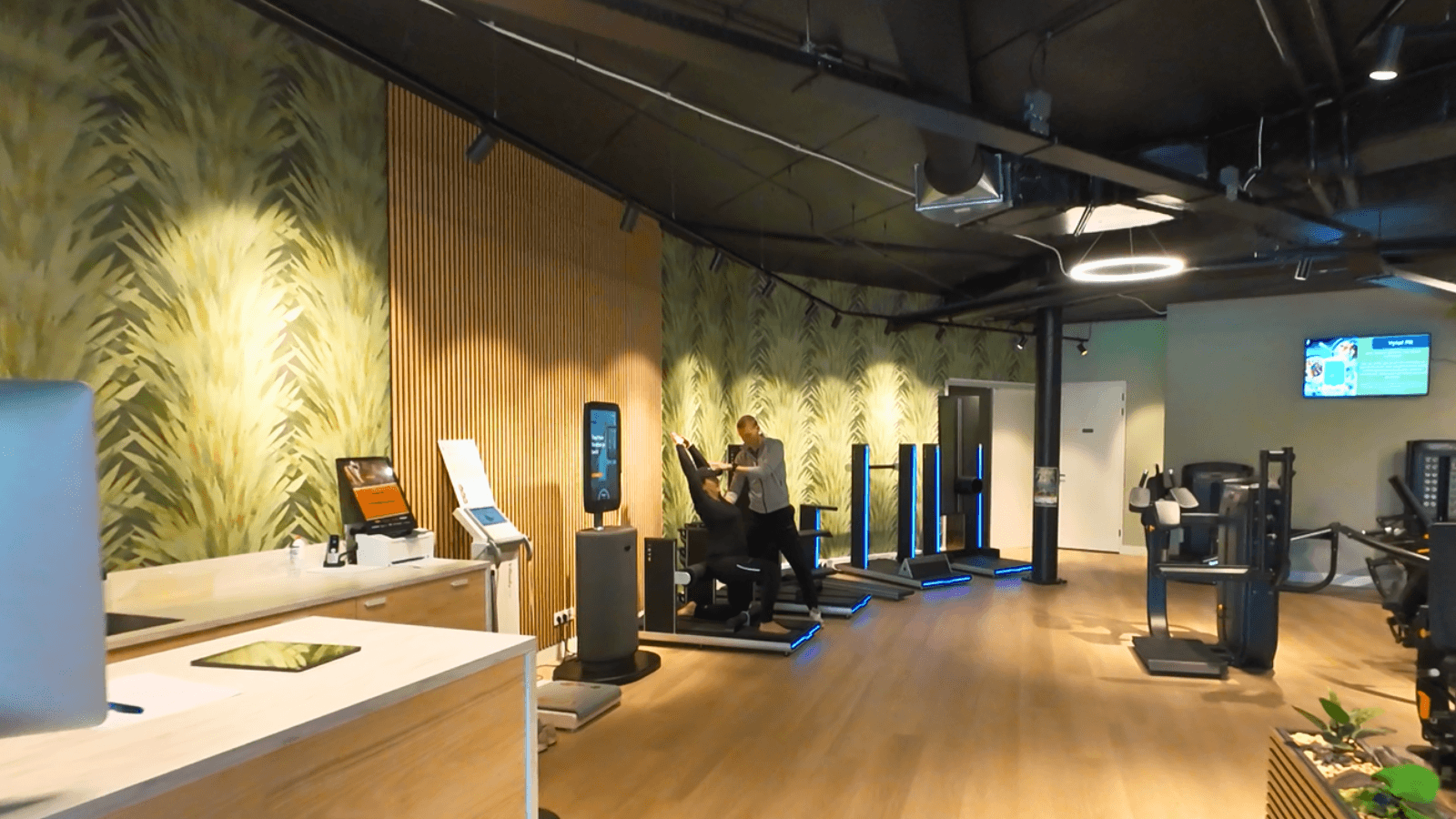 Indoor drone video Noord-Holland
